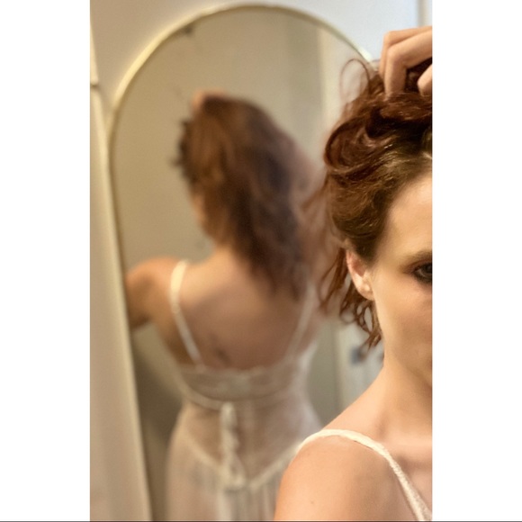 Old Hollywood Style Dressing Gown in Ivory - Picture 3 of 5